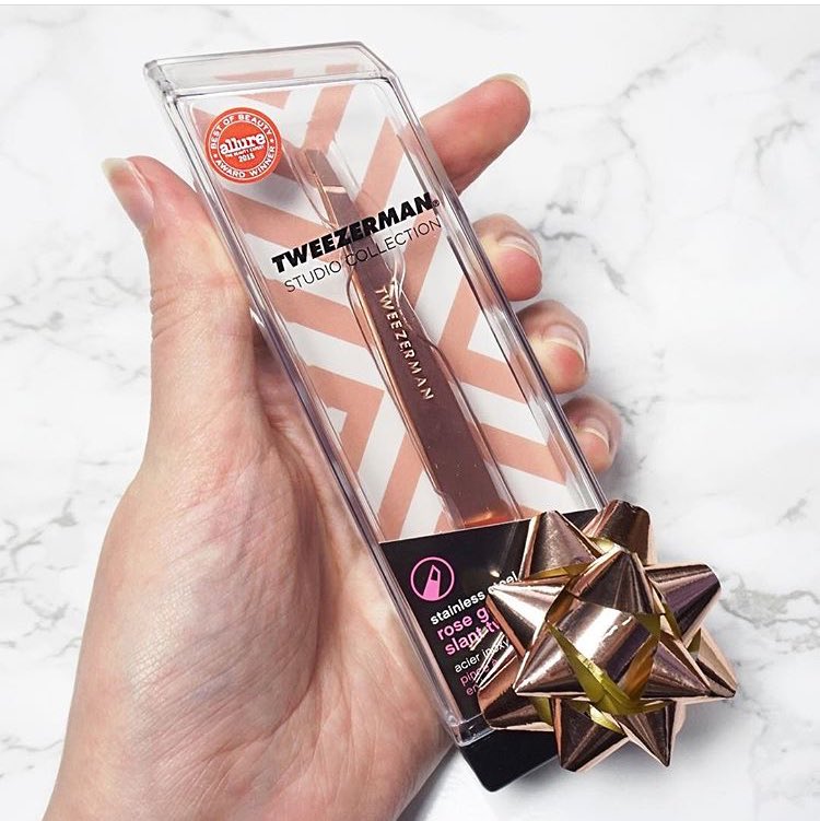 Tweezerman's tweet photo. Now is your chance to WIN our Rose Gold Slant Tweezer! 😍 Reply, RT and follow us! #rosegoldtweezerman https://t.co/AzXjSapvtO