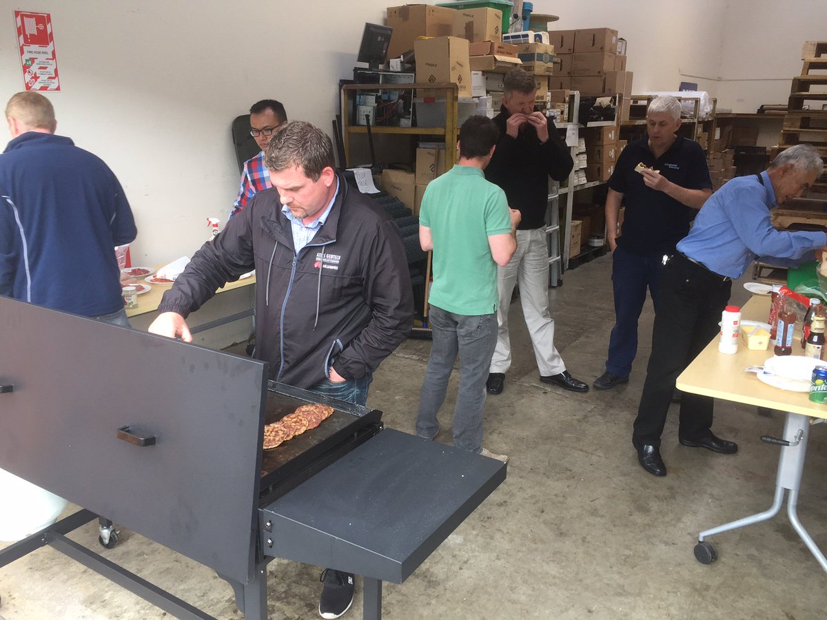 Atlasgentech's tweet photo. #Christmas #BBQ at our Wellington branch
#celebration #teamwork #CloudFactory #SimplyLeasing #SeasonsGreetings https://t.co/i3UAobIP2C