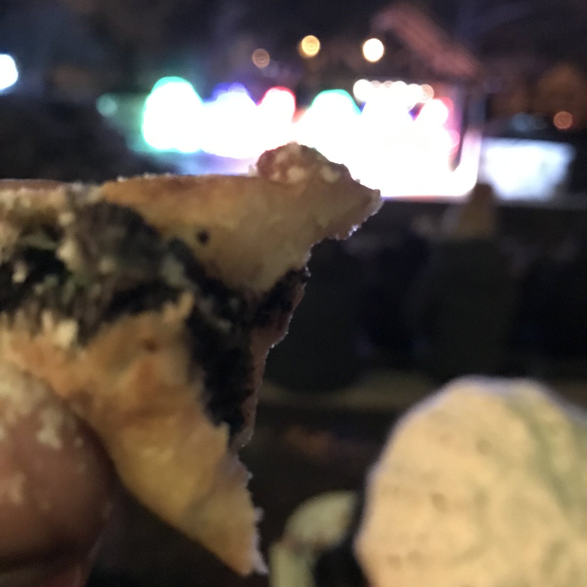 jojamimusic's tweet photo. Yesterday! For the first time! I had a #DEEPFRIEDOREO my life is forever changed !!! #sogood #chineselanternfestival #gimmesomemoh https://t.co/i2NNbvqWIh