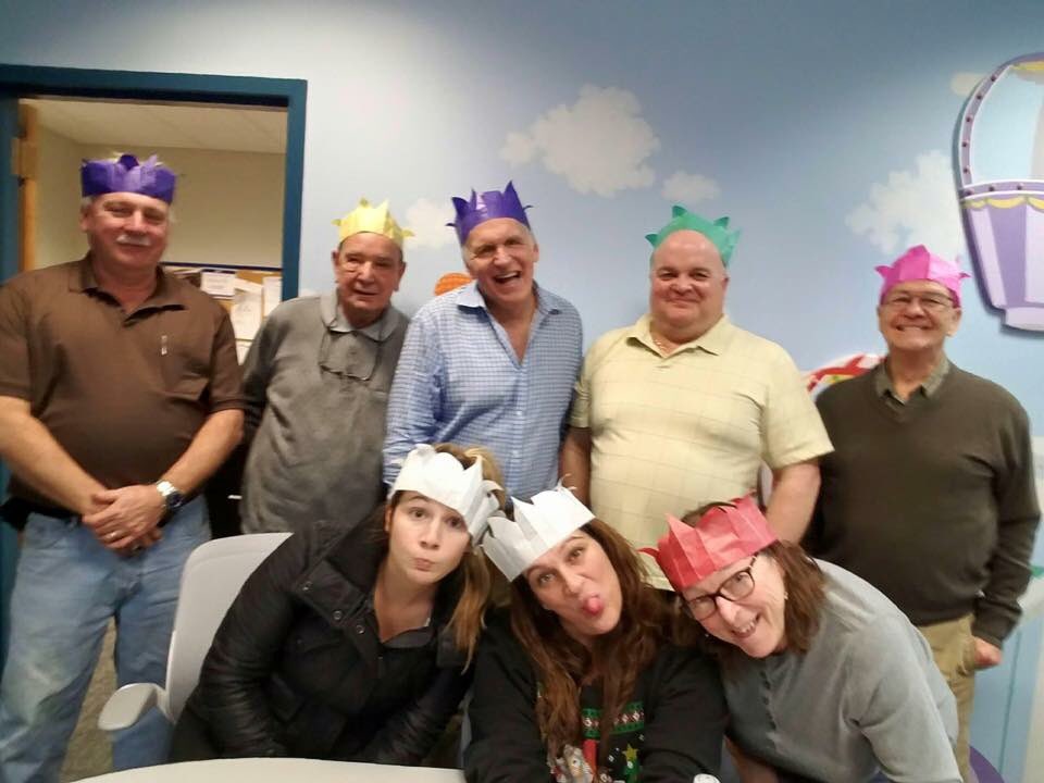 rides_4U's tweet photo. #HappyHolidays &amp; our best to all of you from the staff at @rides_4U! #thinkrides https://t.co/Lq4QfWUB1H