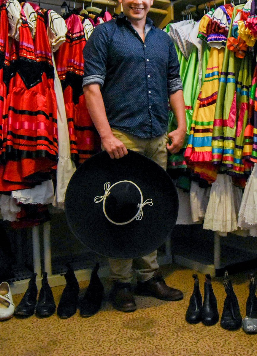 Sacramento365's tweet photo. #12DaysofArtists: Feel the rhythm of ballet folklorico with our July Featured Artist Steven Valencia: https://t.co/oXKZuTXC8J @calidanzaco https://t.co/sS6Rq5GZsT