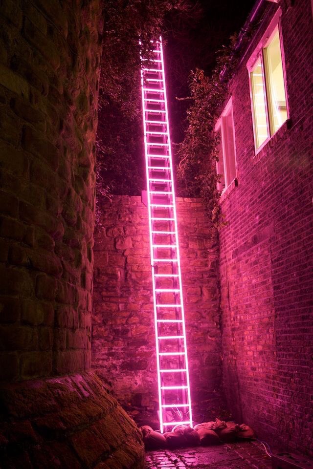 The1975Updates's tweet image. this looks like a ladder to a world of the 1975