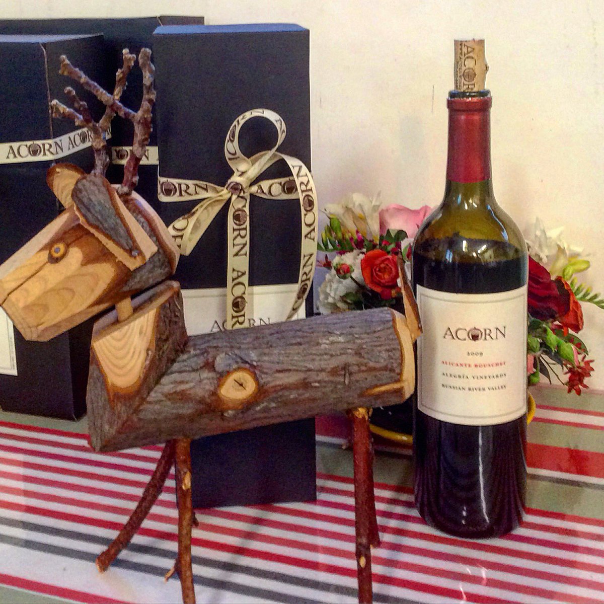 jolenespatter's tweet photo. Tasting Cab Franc and other delicious estate grapes today @AcornWinery #SonomaChat
Also visited @MountsWinery @mauritsonwinery https://t.co/MFFmm8AiGi