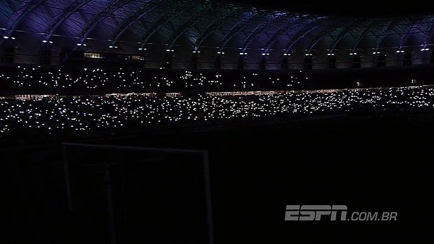 ESPNBrasil's tweet image. Após amistoso, Beira-Rio faz homenagem à Chapecoense com show de luzes es.pn/2i2DTHv