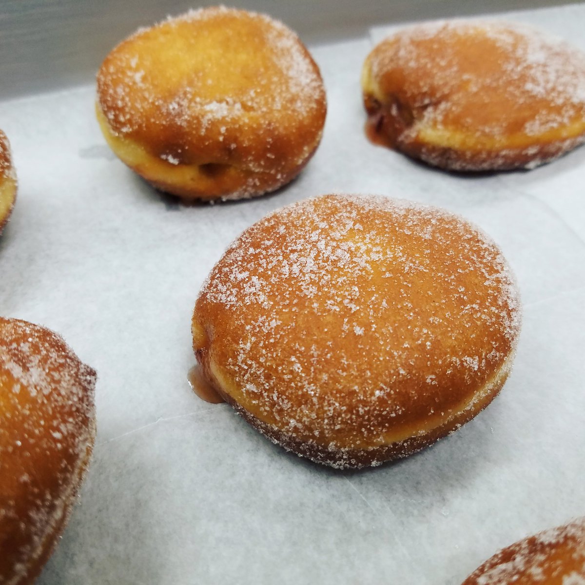 BanzoShuk's tweet photo. Get at these beauties! Jelly donuts with ginger, peach, and nectarine jam! To die for and only $0.75/each! https://t.co/XHEfxwkC3w