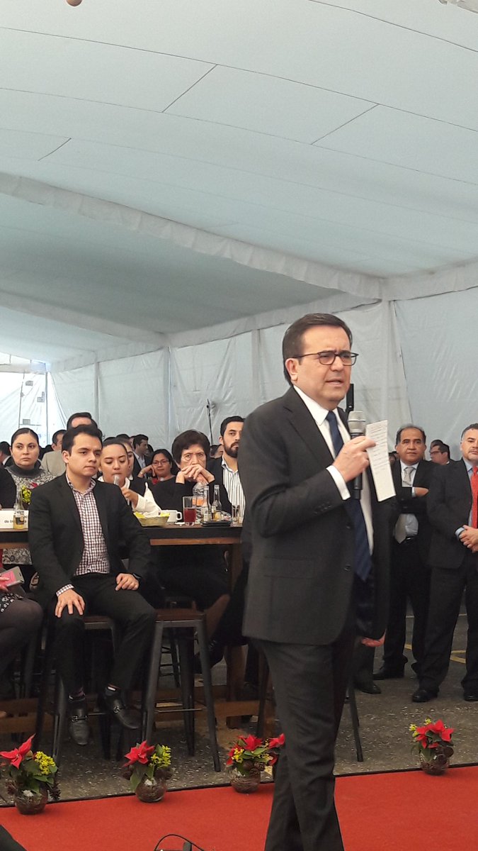 LailaChemor's tweet photo. Un orgullo pertenecer a @SE_mx @INADEM_SE #SuperJefes @ildefonsogv @EnriqueJacobR #GranEquipo #DGPDPE https://t.co/GUXAqonFIM