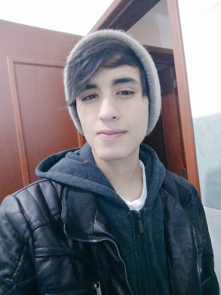 Daniel_ChefMX's tweet photo. Are a ver la película de una cerdita que canta xD a ver qué tal hahah https://t.co/CaiE8jIdIs