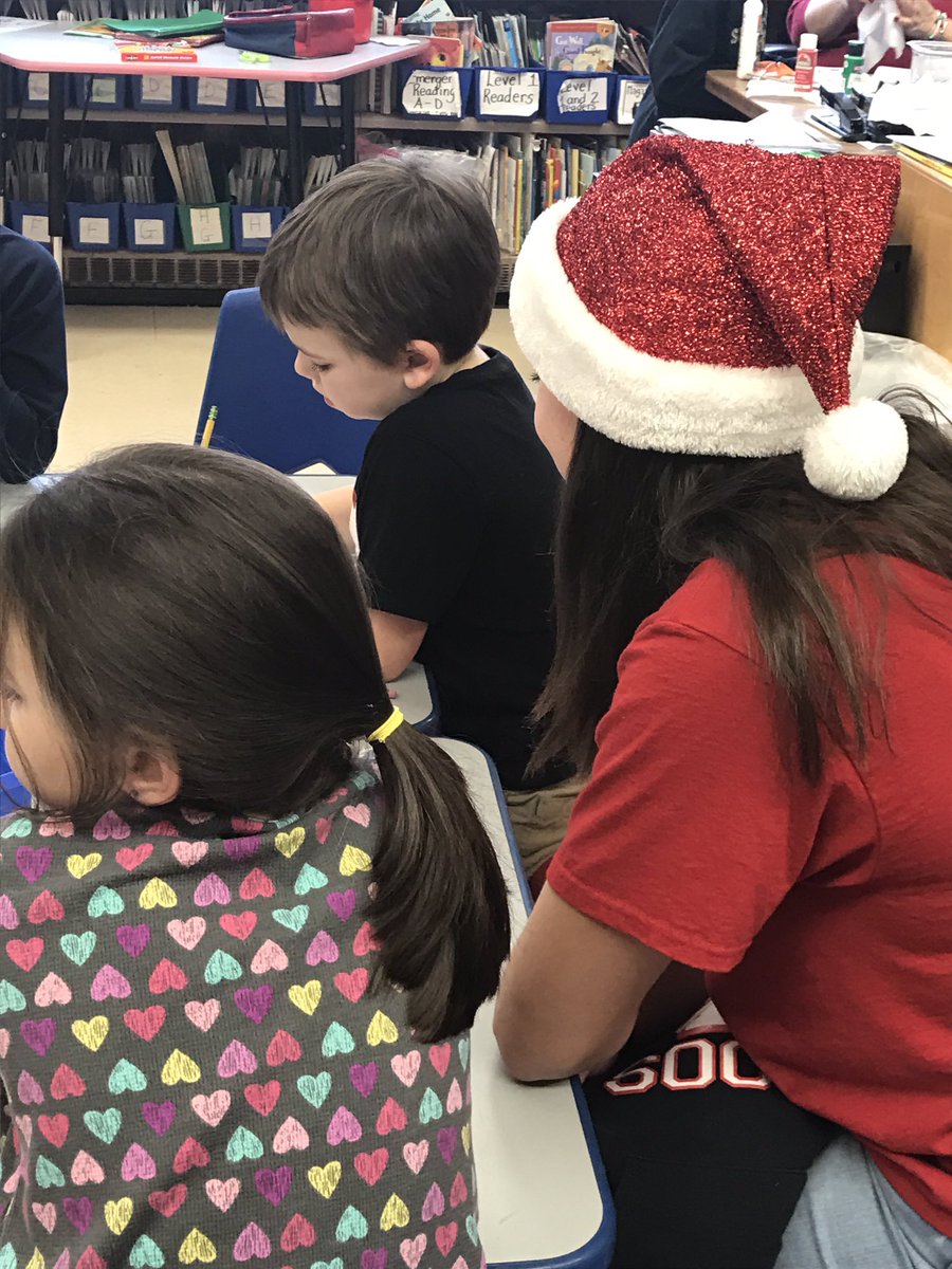 Keyport_Cheer's tweet image. Spreading some holiday CHEER to the elementary school today 👍🏻