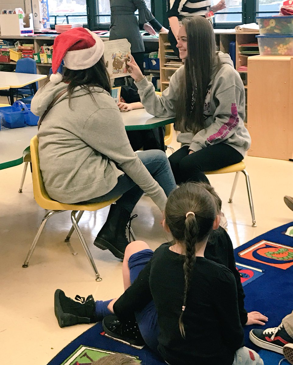 Keyport_Cheer's tweet image. Spreading some holiday CHEER to the elementary school today 👍🏻