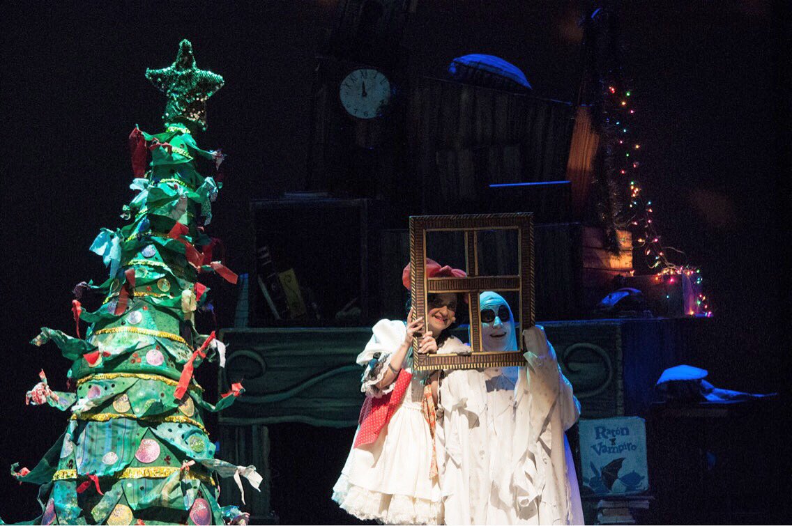 Sólo quedan 2 días para que celebres con nosotros #LaNavidadDeRatónYVampiro <a href="/CculturalChacao/">Centro Cultural Chacao</a> Entradas <a href="/Ticketmundo_ve/">TICKETMUNDO™</a>