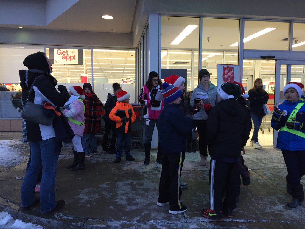 QAPremo's tweet photo. Christmas caroling with community service. #5thgradersrule https://t.co/VW31QLvCQk