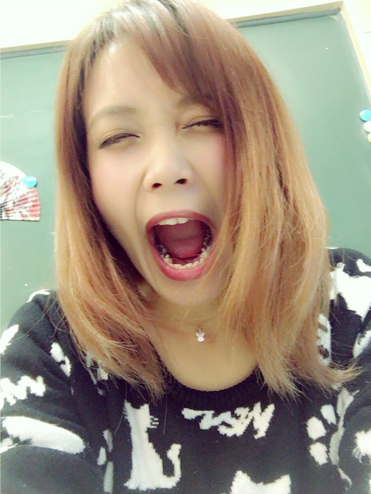 feamyuki's tweet photo. この前のあくびの途中ほしゃかw
ぶしゃいくかつ、奥歯全部銀歯お恥ずかしい……

けどあえてアップしてしまうほしゃかです✋

さて！！今年ラストのマチョ先生レッスン行ってきやす☆。.:＊・゜ https://t.co/Q4ygD2a6gc