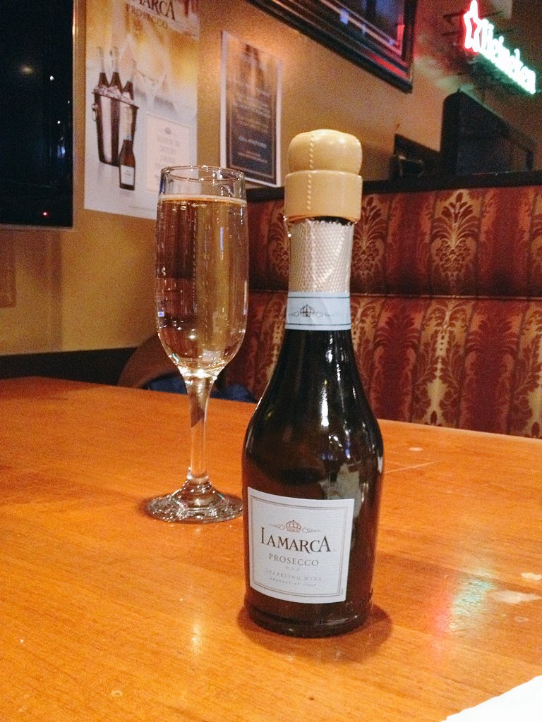 crantina's tweet photo. When you have a completely shit day you finish it with some Prosecco #klink #bubblesmakeitbetter https://t.co/XnSF7ivVI1