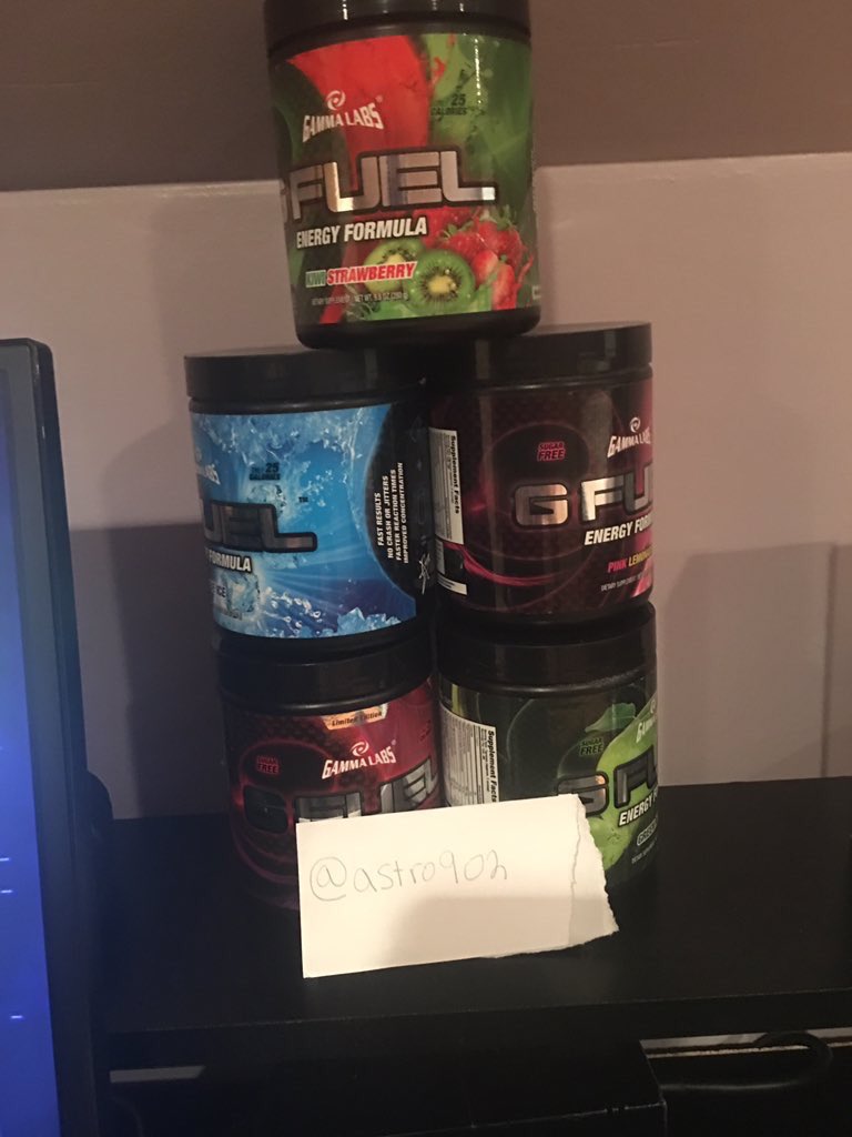 astro902's tweet photo. @ShoutGamers @DNR_CREW @HyperRTs @GamerRTer @RogueRTs selling this since I'm done gaming dm for offers https://t.co/5wug5hB5hk
