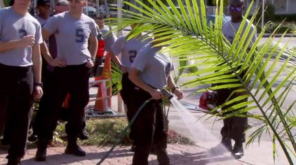 Miami Police Academy cadets spruce up home for mother of fallen officer bit.ly/2h43vSt https://t.co/zo6lcwc4JZ