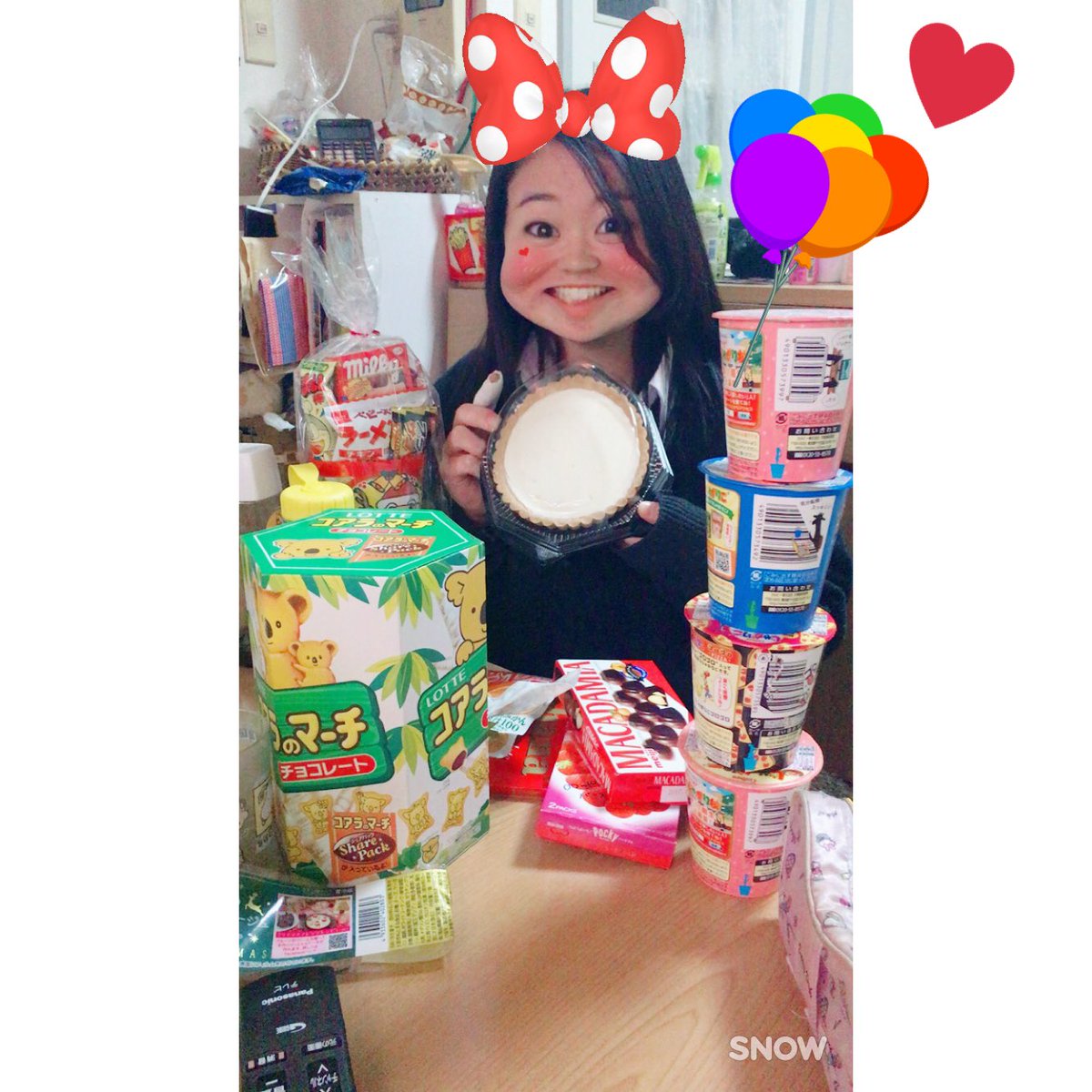 ry78_riyo's tweet photo. ばーすでいがーるシライシマリナ😈❤️
４人で焼肉行けないかわりにお家行ってきてケーキあげてきた！😜🍰
あらためておめでとう〜〜！！
これからもよろしく頼んだよ😽💥

焼肉たくさん食べてきてね、、、🐷💋 https://t.co/0IAyhk6pL1