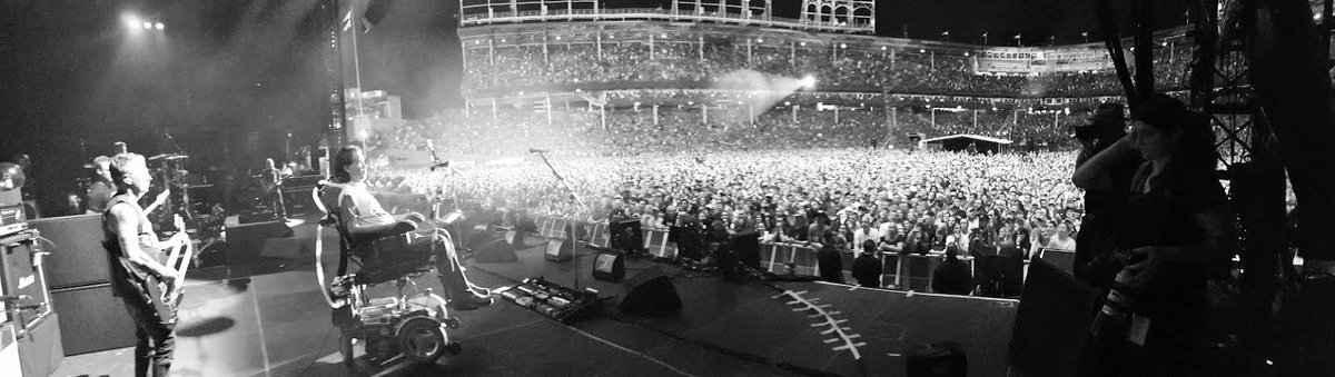 We're a couple days late to this, but congratulations to our friend <a href="/MikeMcCreadyPJ/">Mike McCready</a> &amp; <a href="/PearlJam/">Pearl Jam</a> on the <a href="/rockhall/">Rock & Roll Hall of Fame</a> induction. 
-The Gleasons