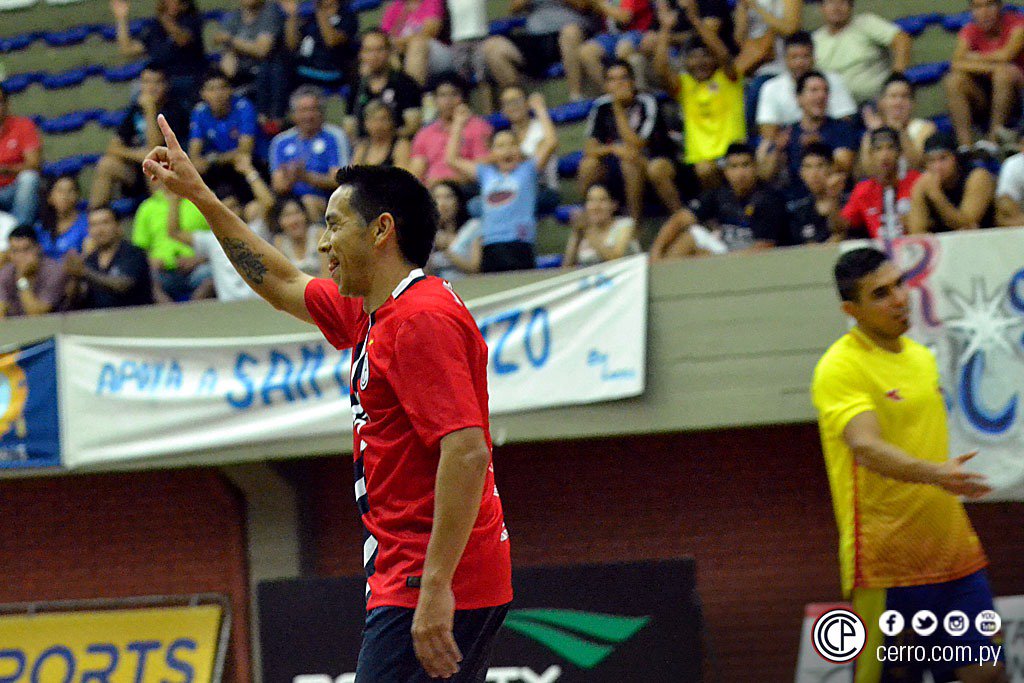 CerroFutsalFIFA's tweet photo. 📷 Imágenes de la clasificación de #CerroFutsal a Semifinales. ¡Vamos Ciclón! 🔴🔵 https://t.co/PjWYIOO4xw