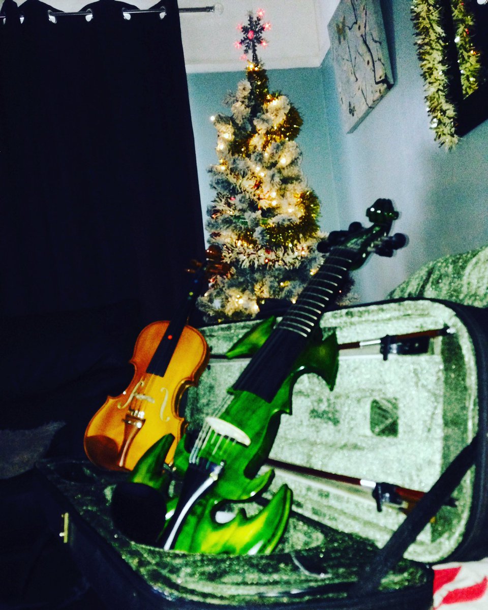 WillhallVC's tweet photo. #MerryChristmas you #metal bunch #violins #staymetal #metalchristmas #likeaboss https://t.co/NQH1O2wrBh