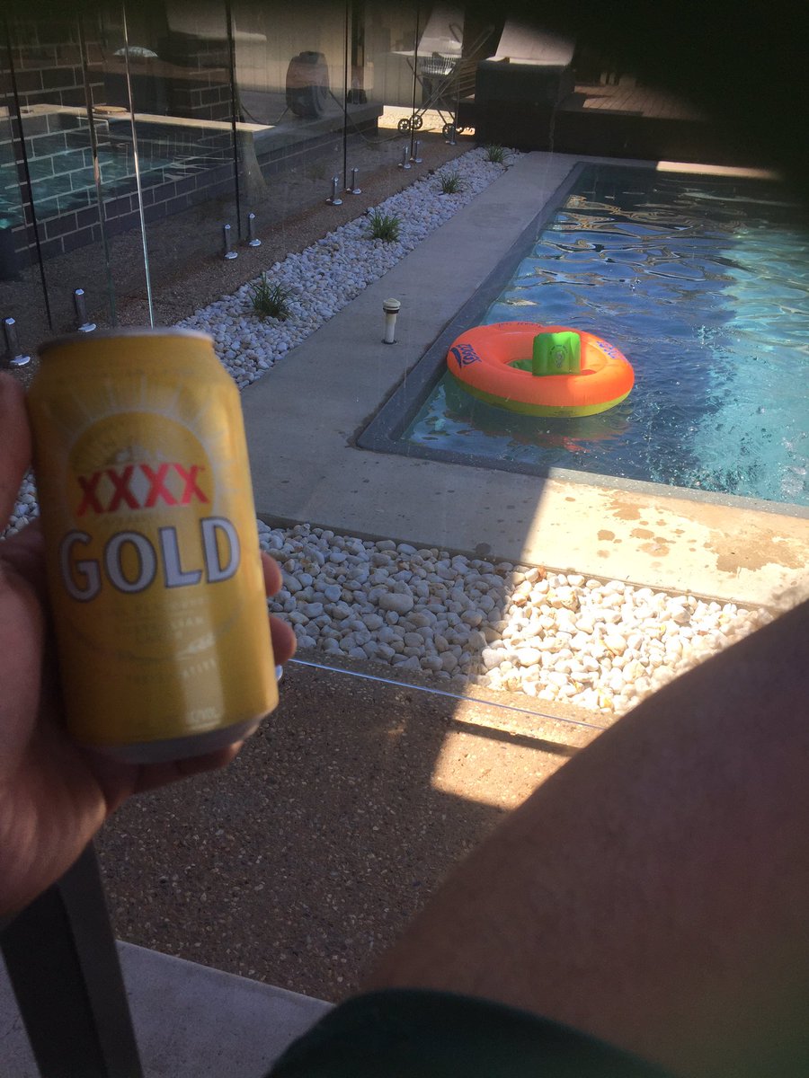 grantcoelli's tweet photo. @tommy24787 cheers cunt! #yourpool #yourbeer https://t.co/dXIg4ERHSY