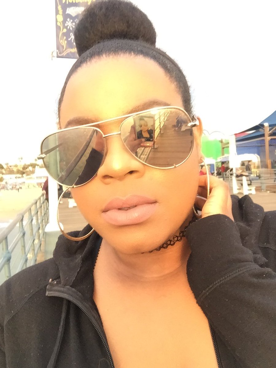 naikea_cheri's tweet photo. Perfect Day in Santa Monica. Wearing my fav @DesiPerkins @quayaustralia High Keys. #thatreflectiontho https://t.co/r9I6RkHZlw