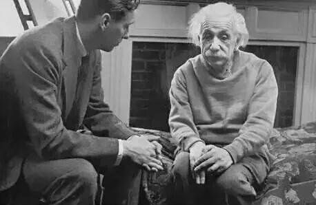 Ölmeden önce ameliyat teklif edilen Einstein: "Gitme zamanı geldiğinde gidilir. Beyefendi gibi çirkinleşmeden gideceğim."