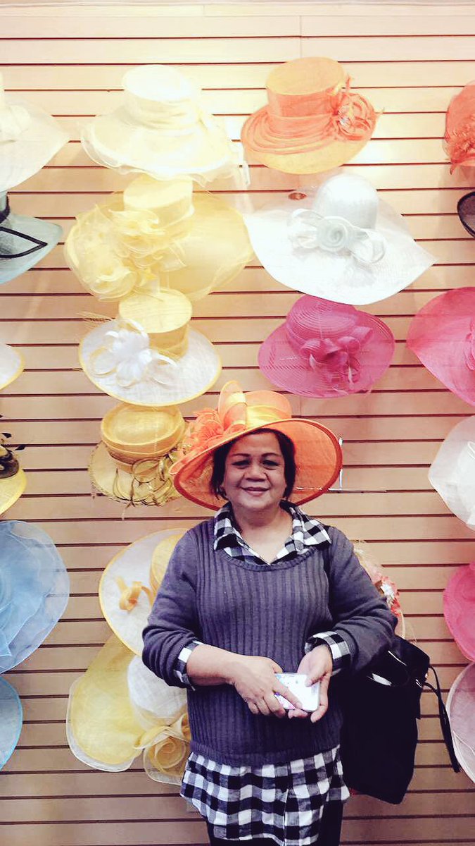 langitjoy's tweet photo. Momma and hats https://t.co/EWVB8cstpf