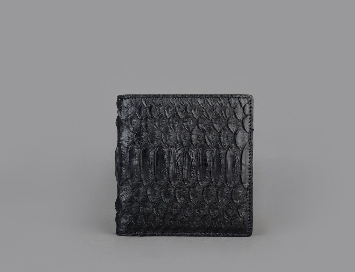AlexWen890890's tweet photo. #wallet #leatherwallet #genuineleather #exoticleather #womensfashion #leathercraft 
https://t.co/AGJBMFSXdM
whats app: + 86 18782935484 https://t.co/RyoDGzkoGy