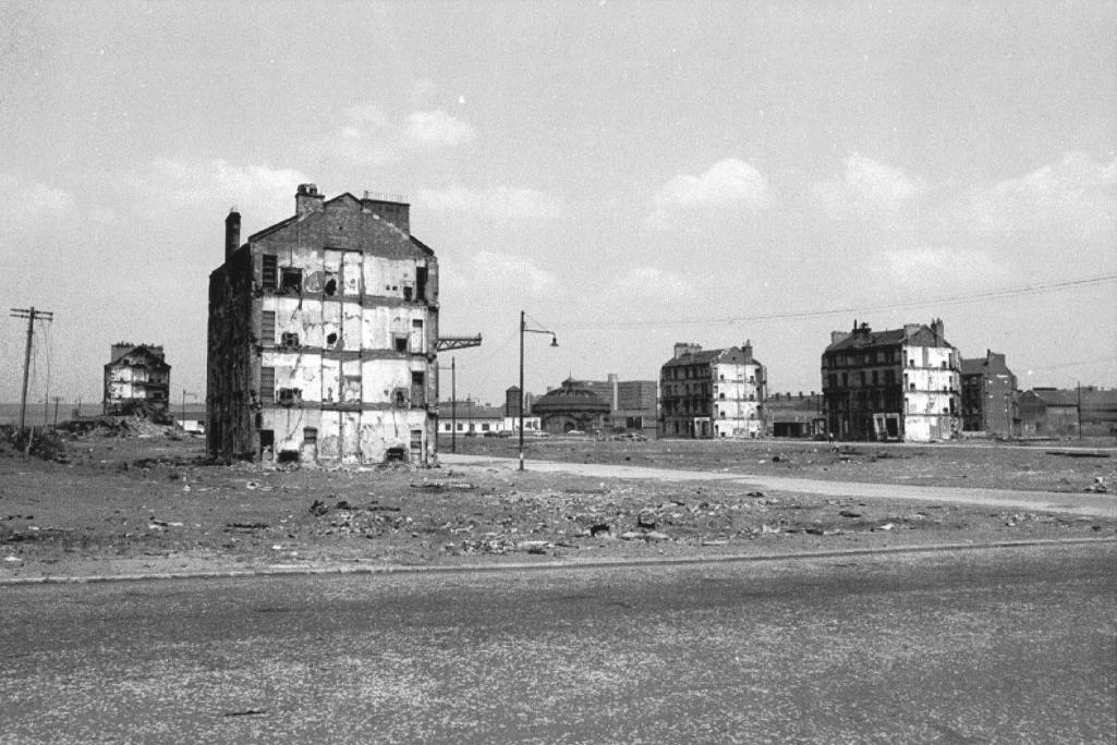 KP - Kinning Park Glasgow 1970's (Pic via Urban Glasgow)

#ThrowbackThursday #MacleanStreet #SouthRotunda #Glasgow