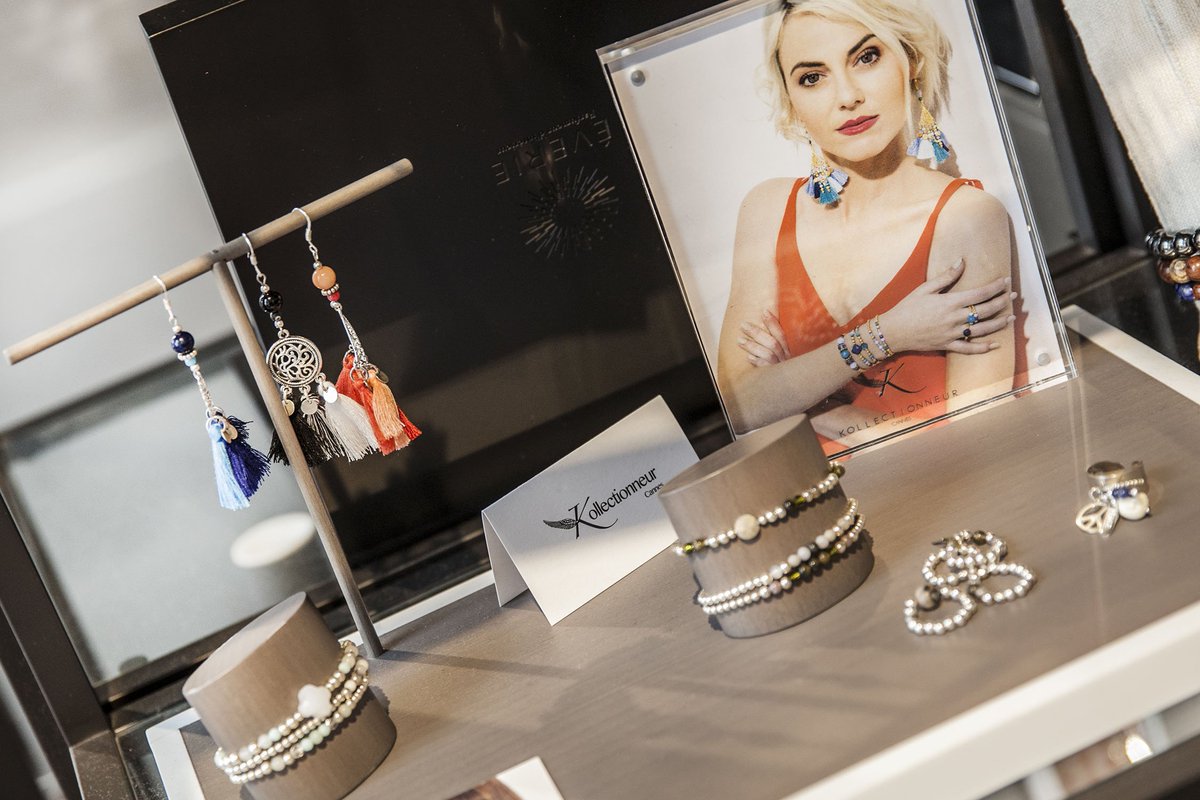 GPconceptstore's tweet image. Trouvez l'accessoire qui complétera votre tenue pour les fêtes de fin d'année ! #accessoires #bijoux #conceptstore #GrandPlayground