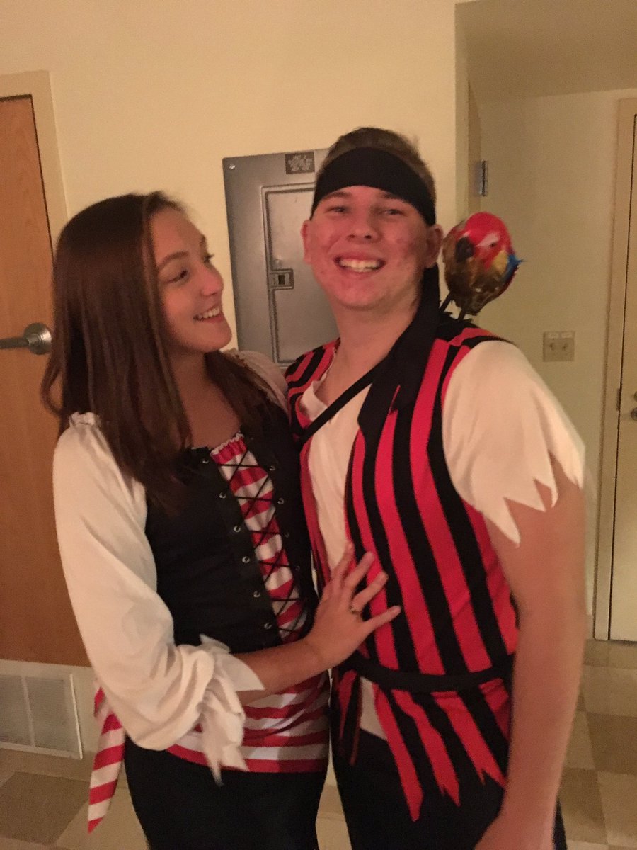hunter_laur tweet picture