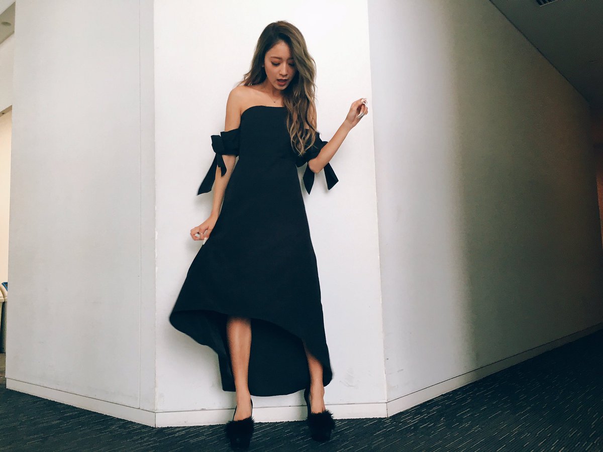 みちょぱ 池田美優 ヒルナンデスありがとうございました 衣装だからどこのかわかんないけど 背中もめちゃあいててちょー可愛いワンピさん さてさて2本目の収録へ 年始の特番 うれぴ