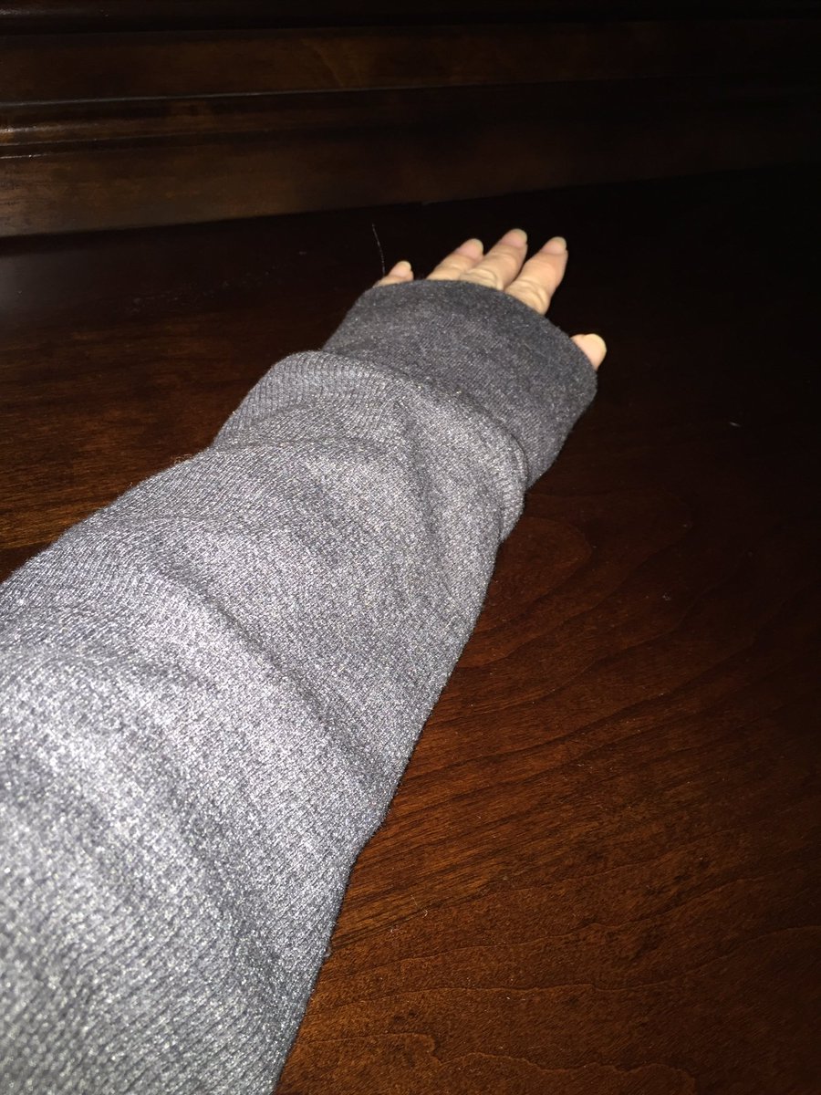 julie_wenger's tweet image. This is now a dusting shirt. No need to use a cloth. As I walk around all day, I just swipe furniture! #maid #hintsfromheloise #thankmelayer
