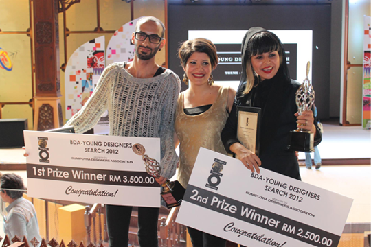 Limkokwing_MY's tweet image. Seyed Pedram, our #fashion alumnus from #Iran explains what it takes to succeed in the #fashionworld: bit.ly/2hcrDFR @PpedramM