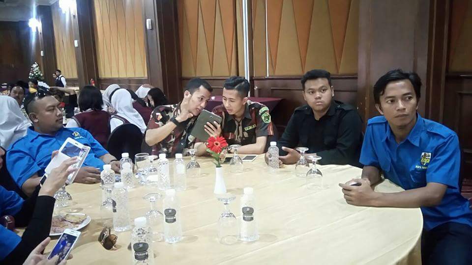 AMS Distrik Kota Bandung menghadiri <a href="/knpikotabdg/">KNPI Kota Bandung</a> Awards 2016 &amp; Gelar Seni Budaya di <a href="/grandpasundan/">Grand Pasundan Hotel</a> Bandung.

<a href="/ridwankamil/">Ridwan Kamil</a> <a href="/Sigitiskandar77/">sigit iskandar</a>