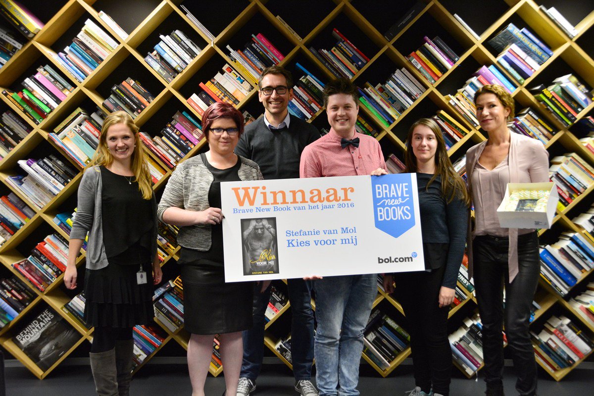 We hebben dit jaar vele toppers gezien, maar Brave New Book van het jaar 2016 is geworden: Kies voor mij van Stefanie van Mol!