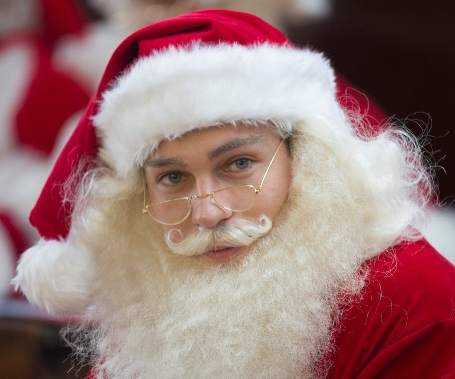 Make you tune into night at 9pm on @itv2 brand new <a href="/educatejoey/">Educating Joey Essex</a> 🎅🏻🎅🏻☃️☃️🎄🎄