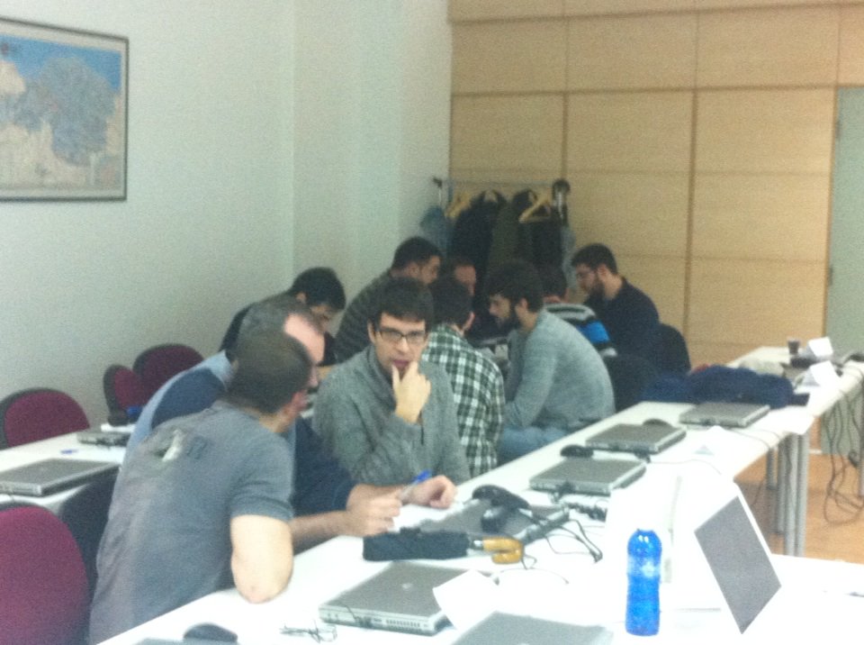 Trabajando con  ilusión  desde la madruga #empleodigitalvizcaya. Gracias por vuestro trabajo chicos.