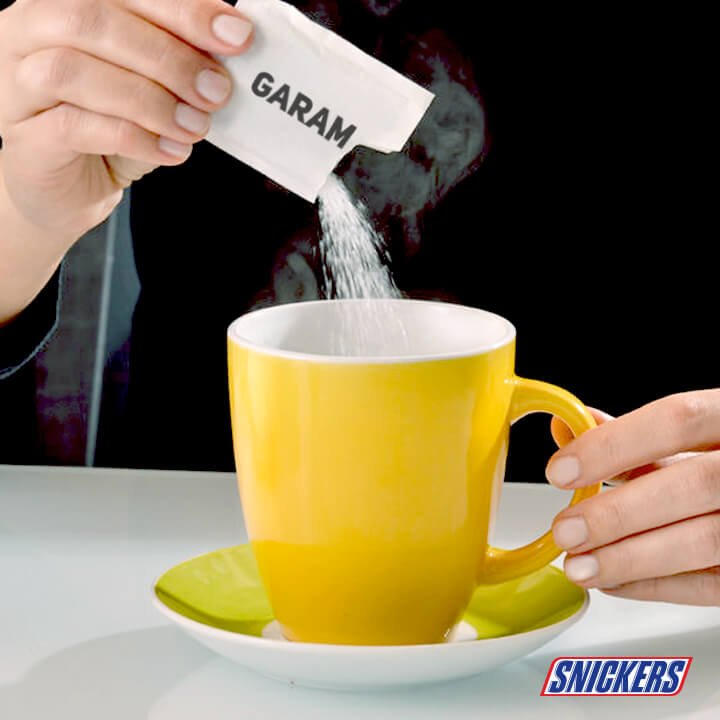 Jangan bikin kopi kalo loe lagi laper! #LaperAmbilSNICKERS
