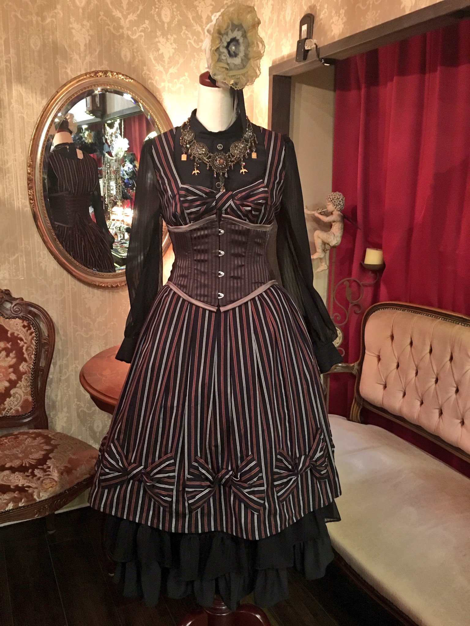 アビエタージュ コーディネート紹介 レジメンタルジャンパースカート ヴィンテージワンピースのコーデにアクセントでコルセットをオン 可愛い カッコいいコーデになりました T Co Ycsfm8yqwg Twitter