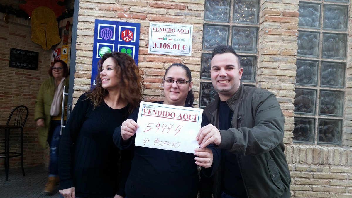PPRinconSeca's tweet photo. #RincóndeSeca  #Templum Café 
Un 4°▪ Premio =  20.000 €
Enhorabuena a los agraciados y a los amigos de la cafetería. 
#MurciaEnNavidad https://t.co/1wdXr59ojU