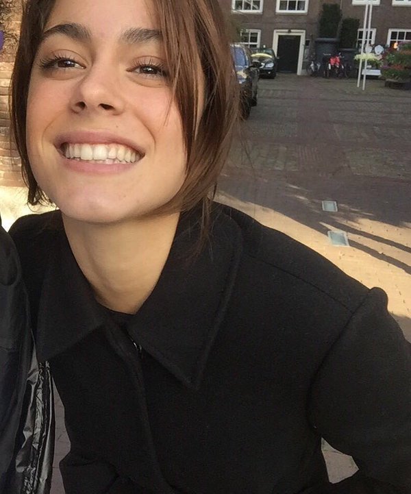 By_TiniStoessel's tweet photo. "Me aces sonrir, mismo sin saber, mismo sin querer, mismo sin estar aca" @TiniStoessel @FioreAda @marianaluciamuz https://t.co/C8FuFTYAWL