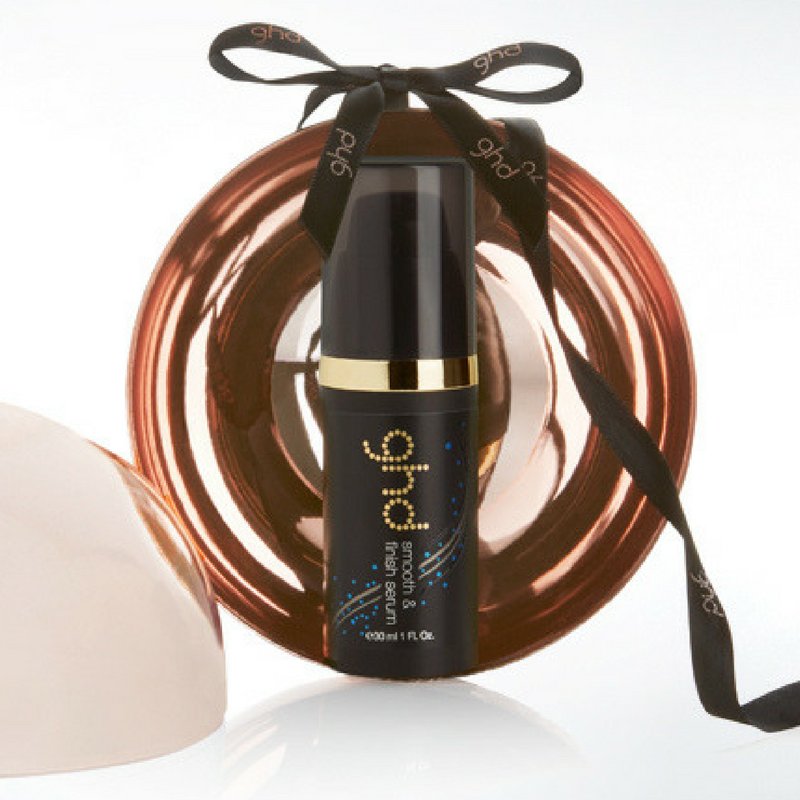 HeadzUp_HTB's tweet photo. Add a final sparkle to your tree this Christmas with this limited edition ghd smooth and finish serum bauble!  💫 https://t.co/nJUqfTKtQ4
