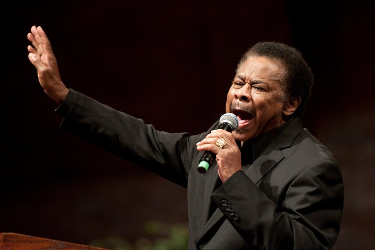 ErickNsikayezwe's tweet image. Purpose fulfilled..!!! Gift well served...!!! See you in the morning...  RIP Joe Ligon... #MightyCloudsOfJoy #MissionAccomplished.