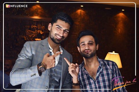 ThoraJeeLe's tweet photo. Dost bhi, team bhi aur aik dusray kay fan bhi! These #JABRAFAN are a pleasure to work with! @rizwanalijaffri and #KasimKhan ! #ThoraJeeLe https://t.co/00Vm5hy3VW