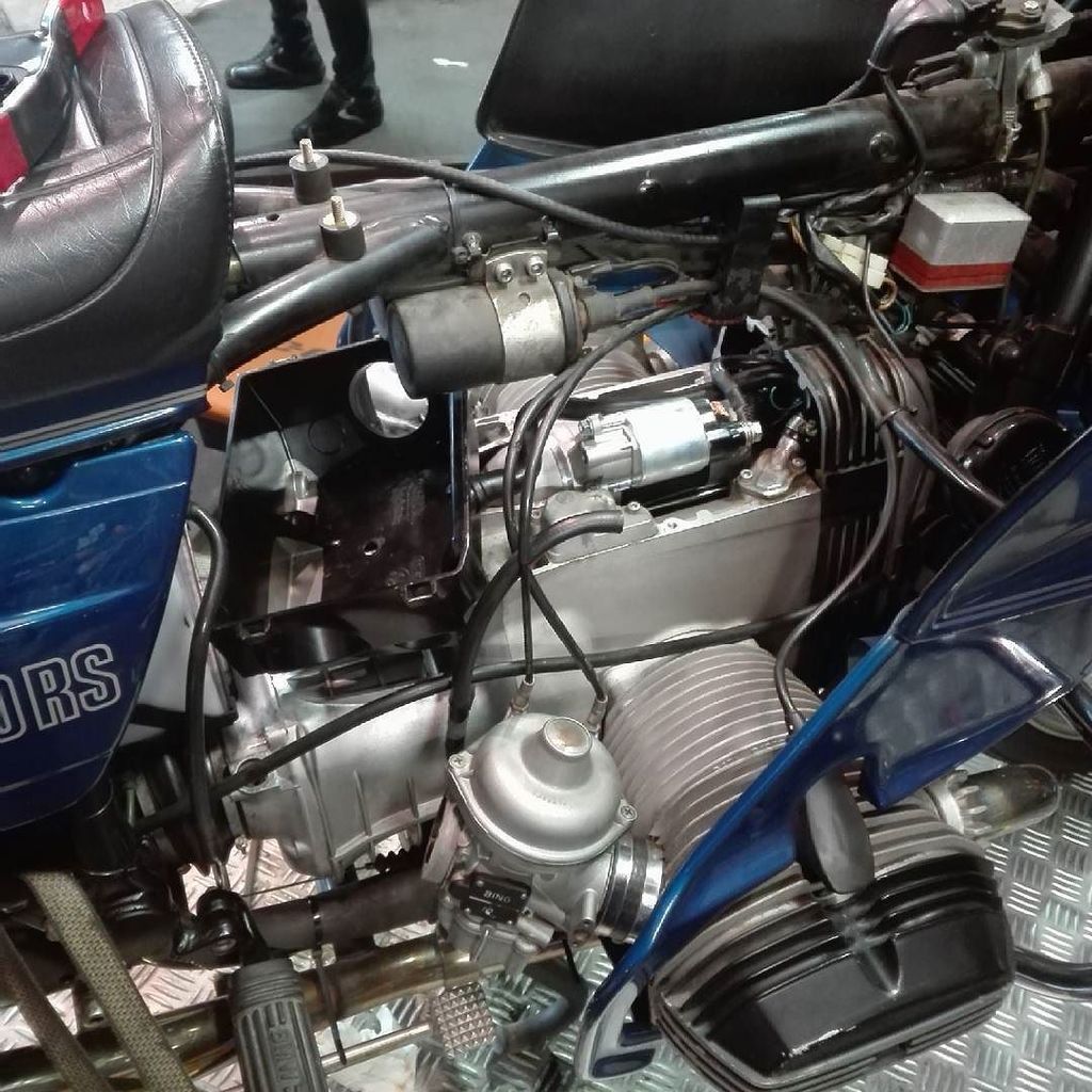 amsfujii1973's tweet photo. BMW R100RStwinsusのクラッチトラブル。電装パーツも合わせて入れ替えました。
#バイク #bike #bmw #r100rs #r100 #r100gs #bmwmo… https://t.co/8p6jgWwaj6 https://t.co/d0k8OQwsnW