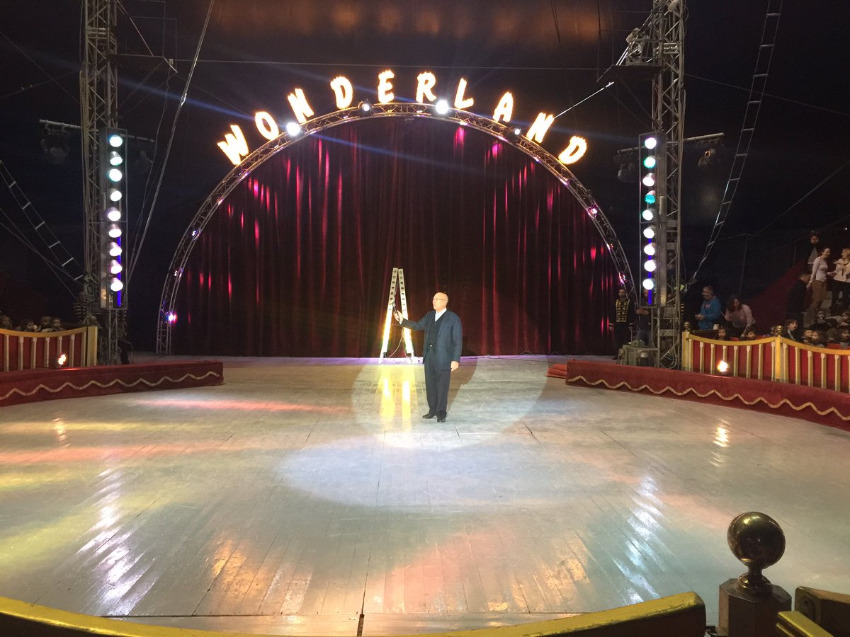 C_E_Marni's tweet photo. Empezamos ya en @CircoWonderland con #DJose y ahora en directo desde Facebook https://t.co/J3cUAFORTL