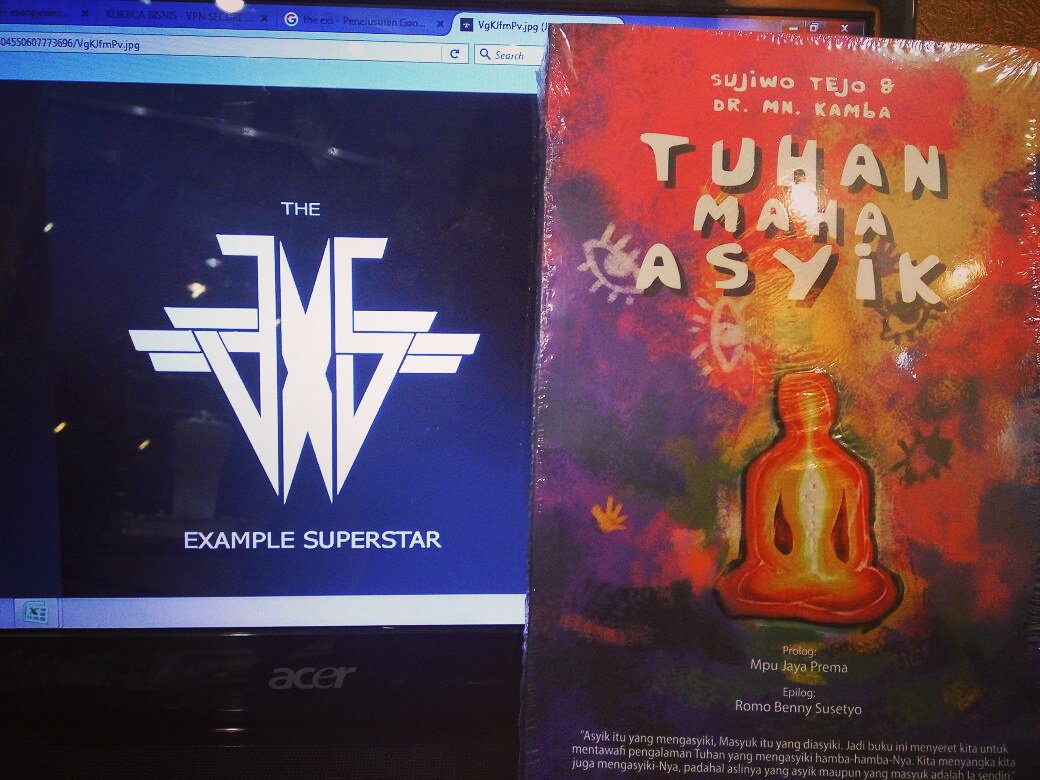 Bukunya sudah sampe tapi belum diperkosa. Cc : <a href="/TheExs_Rock/">The Exs Official</a> <a href="/sudjiwotedjo/">Jack Separo Gendeng</a> 
<a href="/bukukita/">BukuKita.com</a>