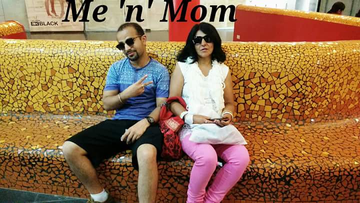 anujthakurece's tweet photo. @Moto_IND #HolidayHero 
#Moto #Mom
My Holiday hero is my Mom.
She is the 1 who supports me always,turn my sadness into happiness.
#LoveUMom https://t.co/MIWFnfXkwz