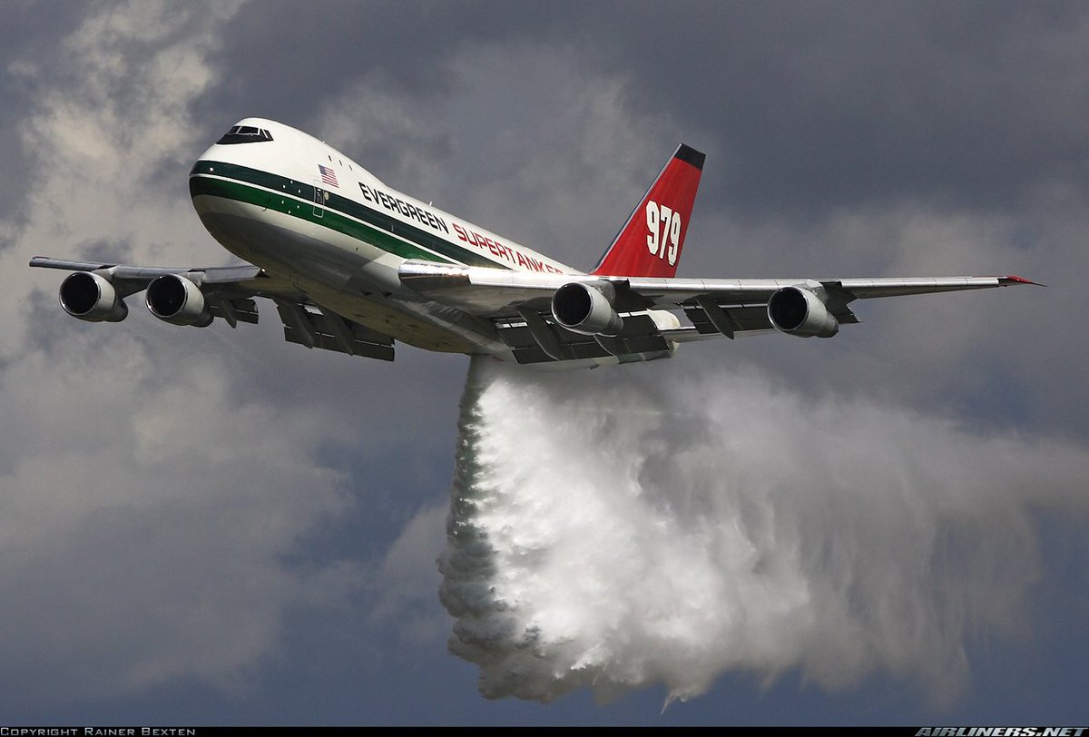 アメリカのエバーグリーン国際航空が所有するスーパータンカー